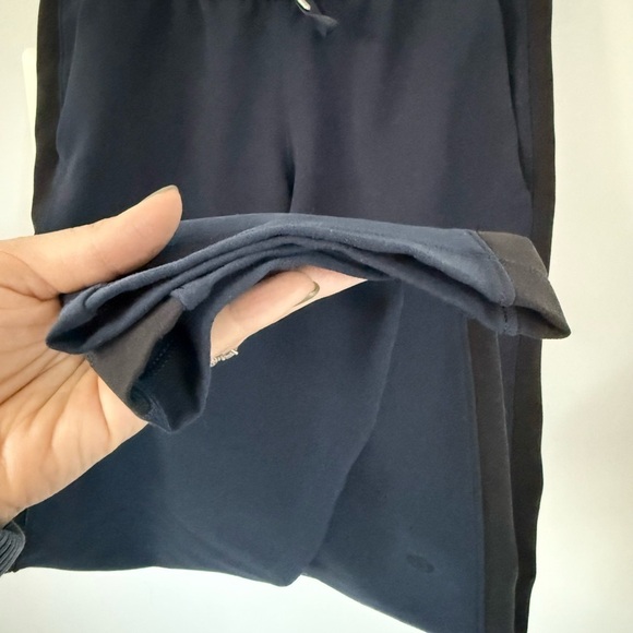 Lululemon On the Fly Woven Pant - Track Stripe | Size 4 - Picture 8 of 14